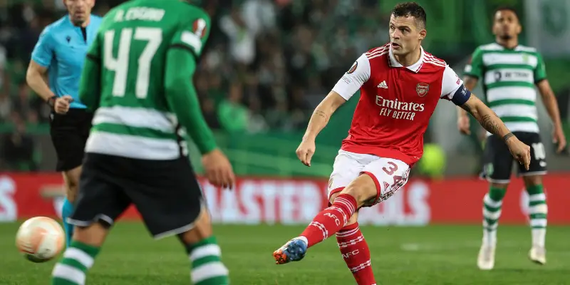 Các cầu thủ pressing quyết liệt trong trận Arsenal vs Sporting CP kịch tính